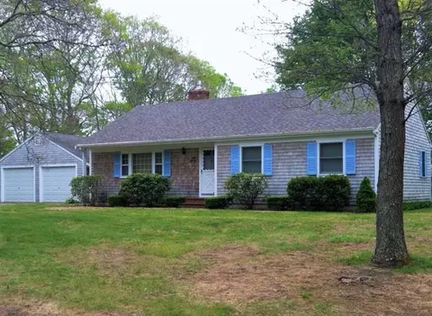 33 Goose Point Rd, Centerville, MA 02632 photo 1