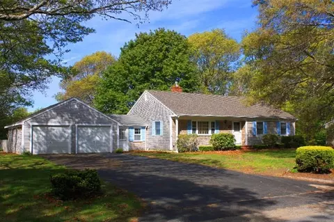 33 Goose Point Rd, Centerville, MA 02632 photo 3
