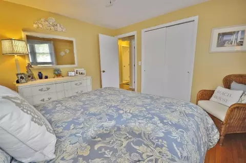 22 Priscilla Rd, Sagamore Beach, MA 02562 photo 14