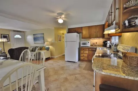 22 Priscilla Rd, Sagamore Beach, MA 02562 photo 7