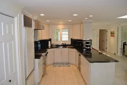 42 Fairway Ln, Mashpee, MA 02649 photo 4