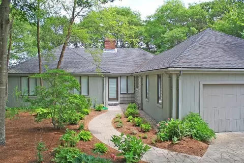 42 Fairway Ln, Mashpee, MA 02649 photo 1