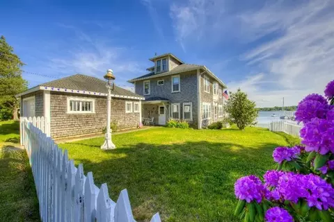 1 Maple Ave, Buzzards Bay, MA 02532 photo 3
