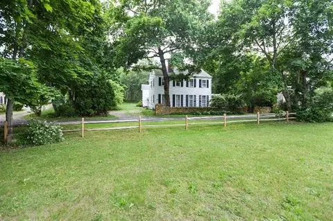 8 Bow Ln, Barnstable, MA 02630 photo 3