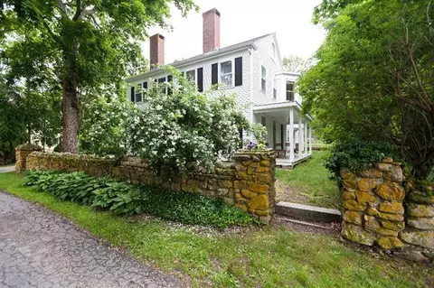 8 Bow Ln, Barnstable, MA 02630 photo 2