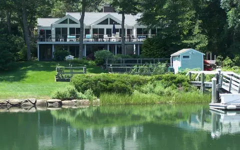 118 Wading Place Rd, Mashpee, MA 02649 photo 1