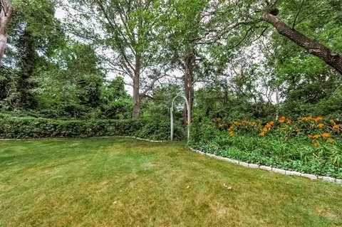 271 Ocean St, Hyannis, MA 02601 photo 17