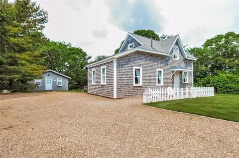 271 Ocean St, Hyannis, MA 02601 photo 3