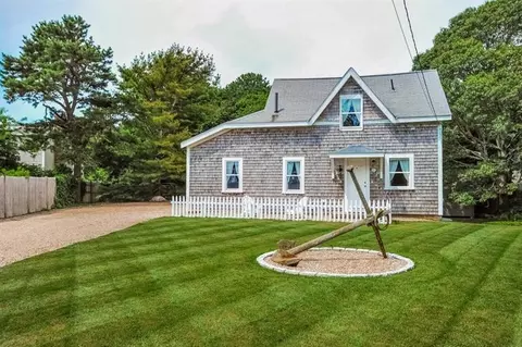 271 Ocean St, Hyannis, MA 02601 photo 1