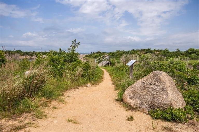 100 Mitchell Rd, Vineyard Haven, MA 02568 photo 2