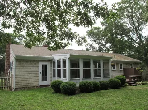 21 Elaine Rd, Hyannis, MA 02601 photo 3