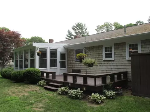 21 Elaine Rd, Hyannis, MA 02601 photo 4