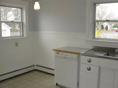 335 Winter St, Hyannis, MA 02601 photo 9