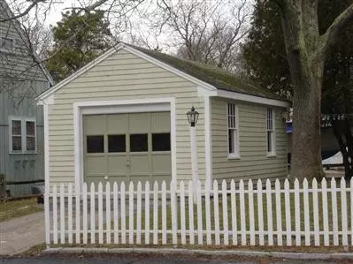 335 Winter St, Hyannis, MA 02601 photo 2