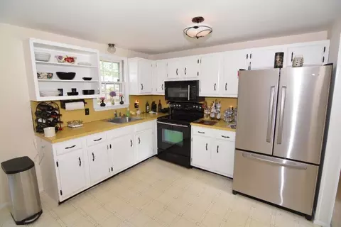129 Sheaffer Rd, Centerville, MA 02632 photo 5