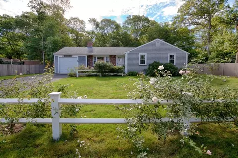 21 Bayberry Ln, Centerville, MA 02632 photo 1