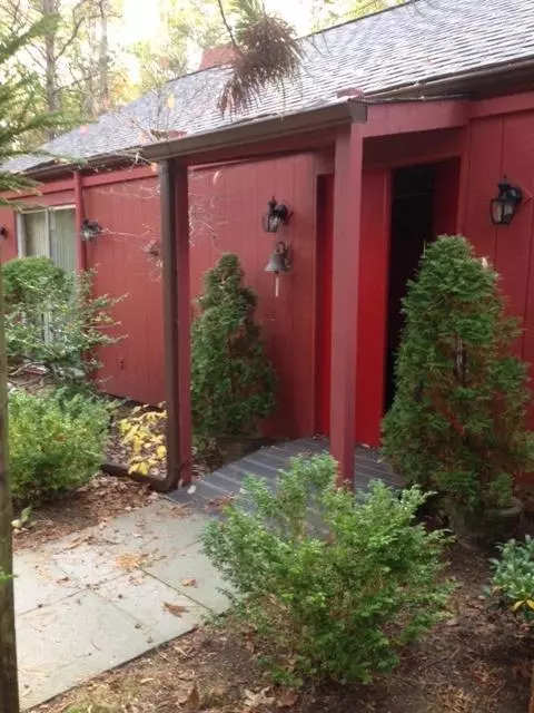 57 The Hacking Cir, Mashpee, MA 02649 photo 2