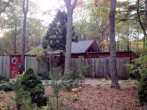 57 The Hacking Cir, Mashpee, MA 02649 photo 1