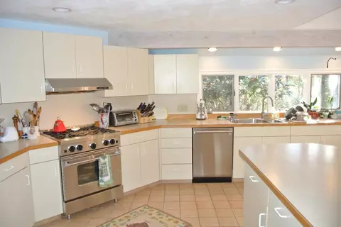 7 Glenneagle Dr, Mashpee, MA 02649 photo 4