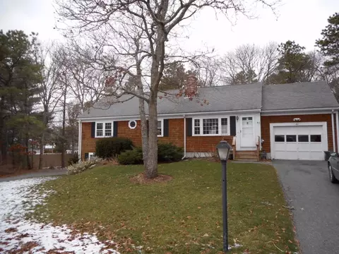46 Pineview Dr, Cotuit, MA 02635 photo 13
