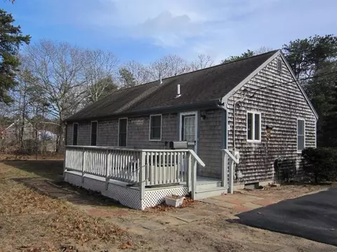 70 Pine Needle Ln, Eastham, MA 02642 photo 3