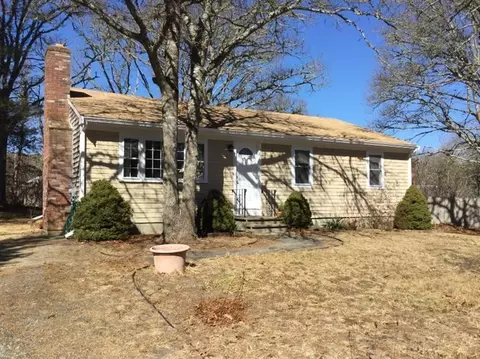 39 Degrass Rd, Mashpee, MA 02649 photo 1