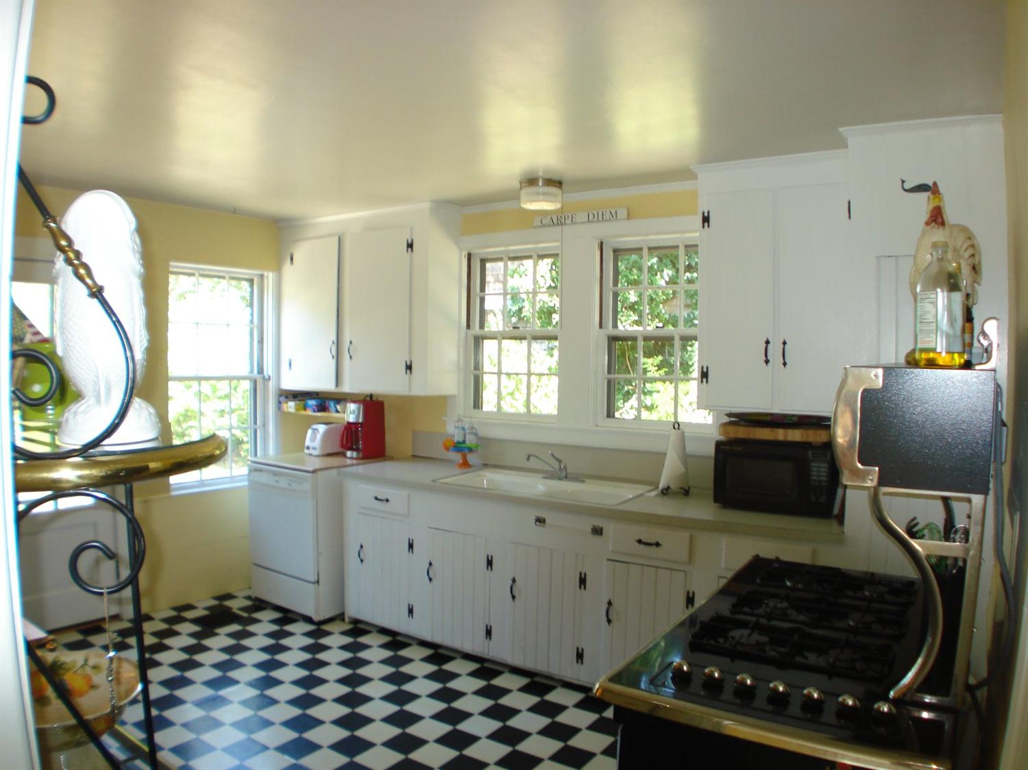 12 Bay St, Osterville, MA 02655 photo 3