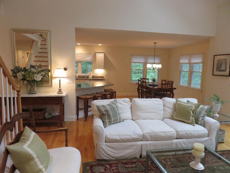 41 Glenneagle Dr, Mashpee, MA 02649 photo 4