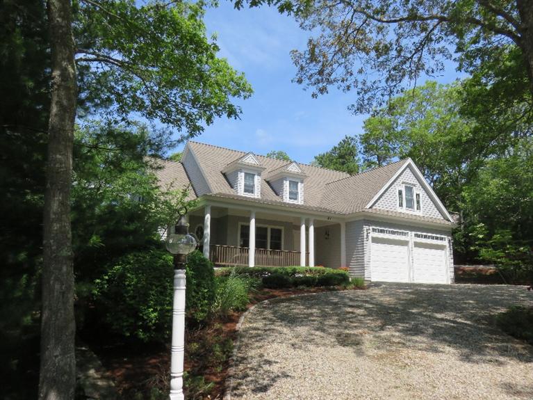 41 Glenneagle Dr, Mashpee, MA 02649 photo 1
