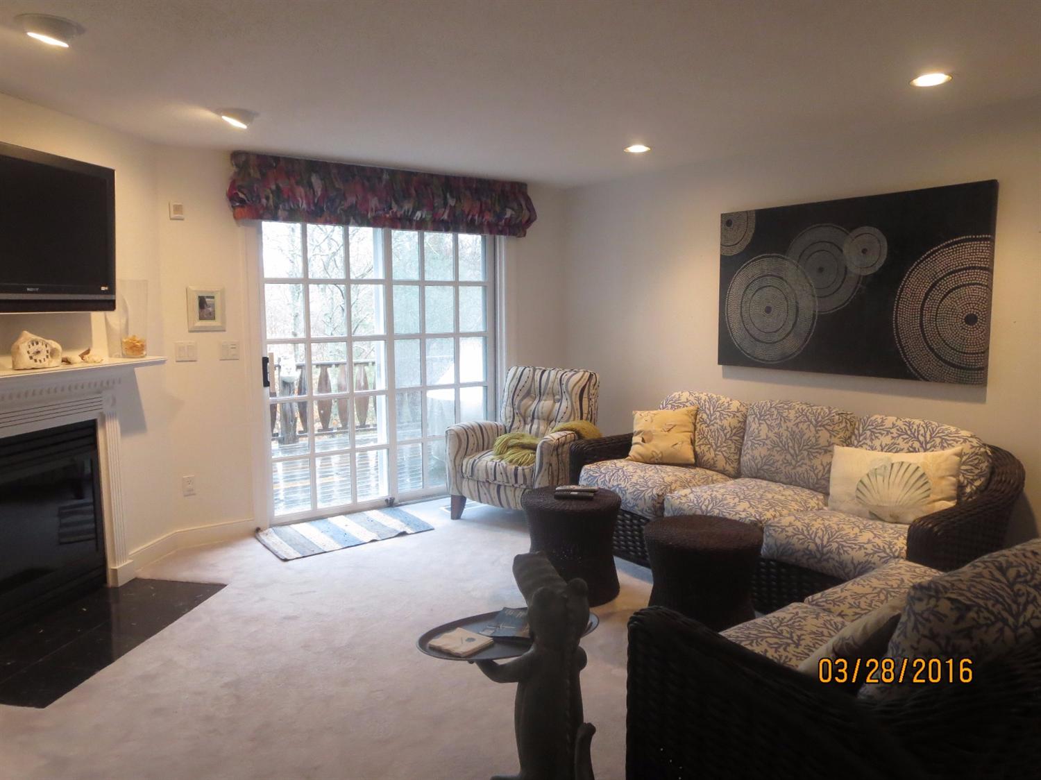 22 Hampton Ct, Mashpee, MA 02649 photo 2
