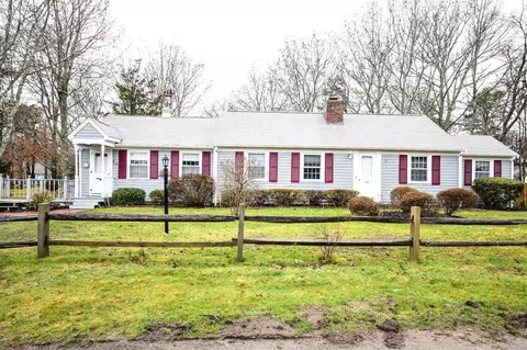 63 Willimantic Dr, Marstons Mills, MA 02648 photo 1