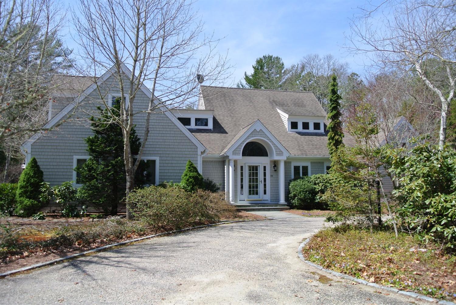 89 The Hacking Cir, Mashpee, MA 02649 photo 1