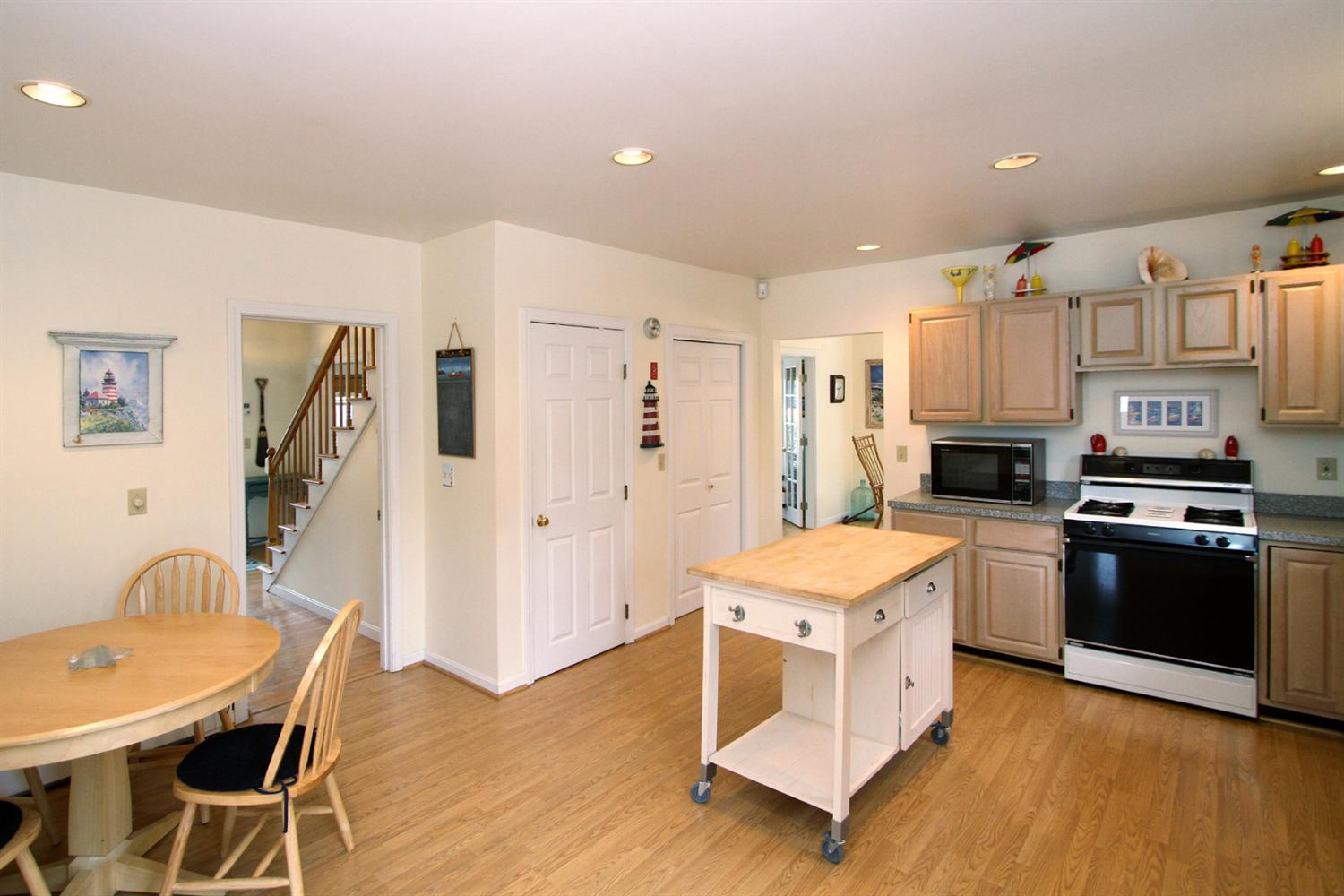 135 Shore Dr, Mashpee, MA 02649 photo 5