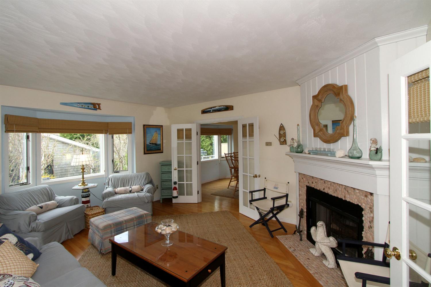 135 Shore Dr, Mashpee, MA 02649 photo 8