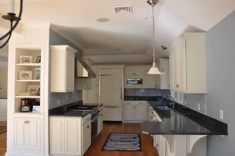 6 Forest Rd, Mashpee, MA 02649 photo 2