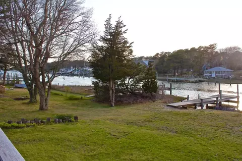 345 Monomoscoy Rd, Mashpee, MA 02649 photo 4
