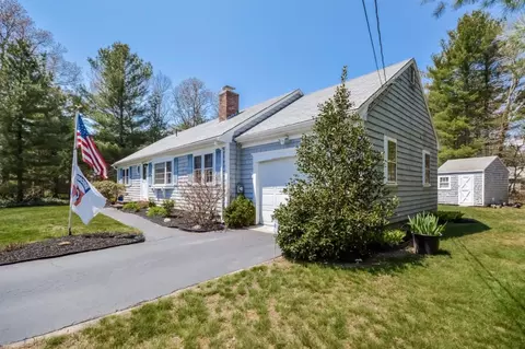 100 Mooring Dr, Cotuit, MA 02635 photo 5