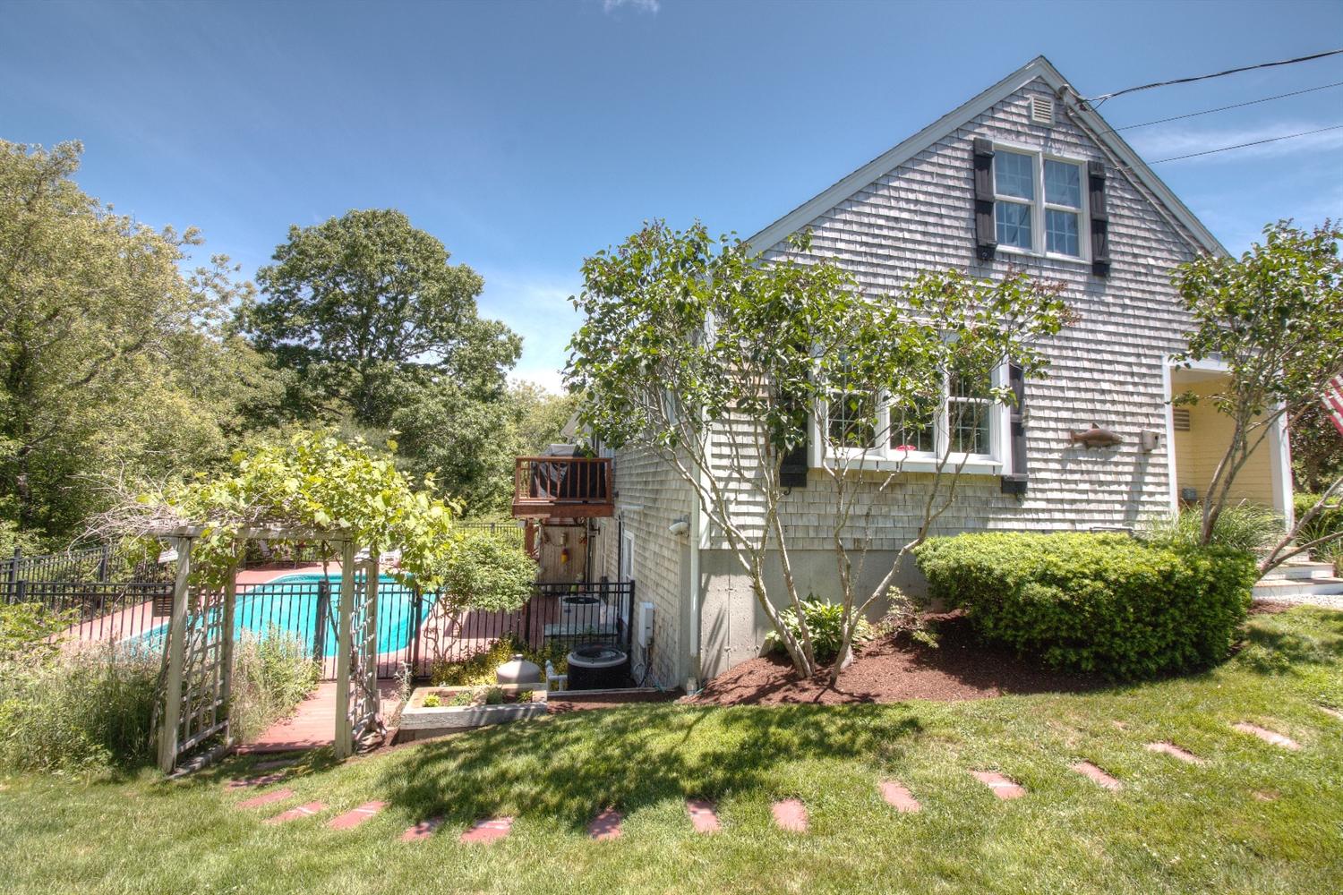 15 S Sander Ln, Eastham, MA 02642 photo 4