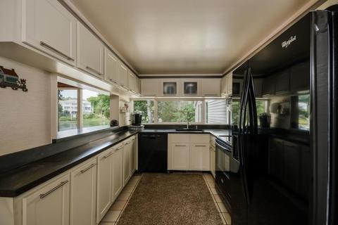 17 Compass Cir, Mashpee, MA 02649 photo 16