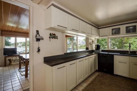 17 Compass Cir, Mashpee, MA 02649 photo 15