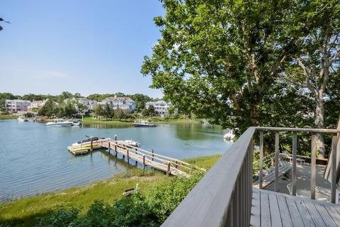 17 Compass Cir, Mashpee, MA 02649 photo 2