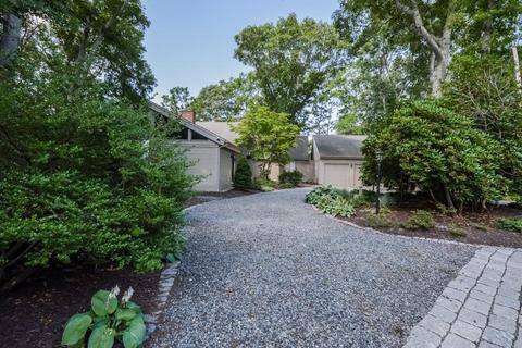 17 Compass Cir, Mashpee, MA 02649 photo 3