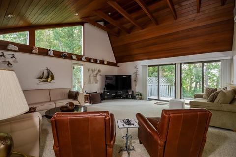 17 Compass Cir, Mashpee, MA 02649 photo 8