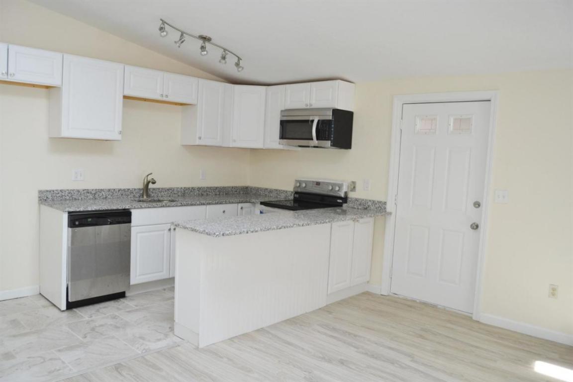 398 W Main St #5D, Hyannis, MA 02601 photo 4