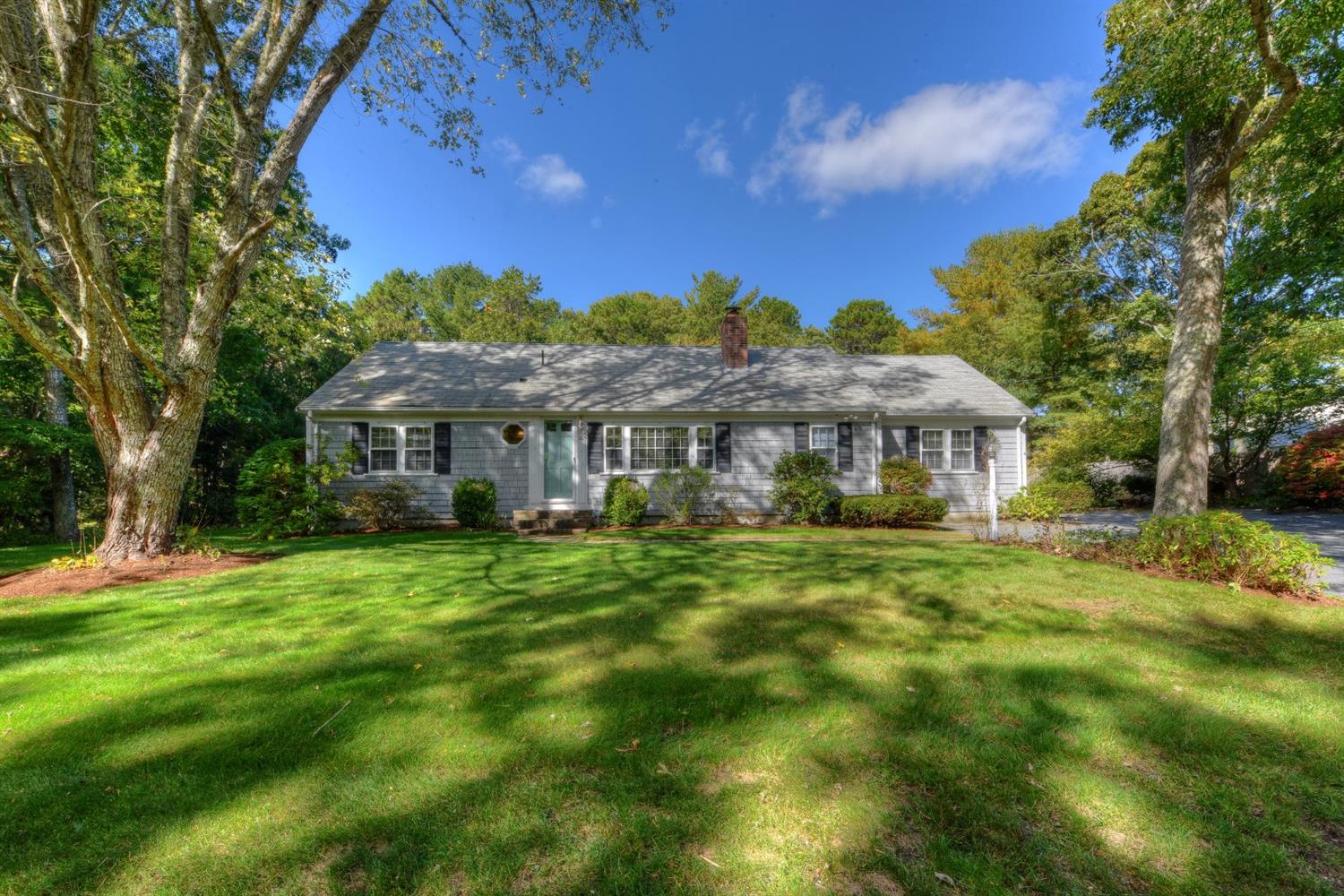 288 Mariner Cir, Cotuit, MA 02635 photo 2