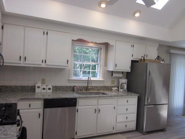 288 Mariner Cir, Cotuit, MA 02635 photo 4
