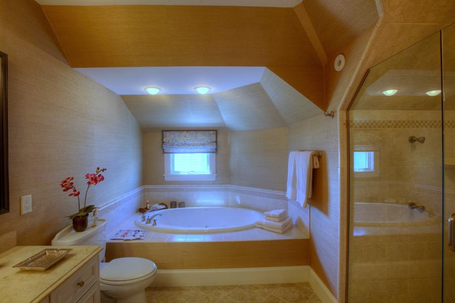 11 Ocean Bluff Dr, Mashpee, MA 02649 photo 14