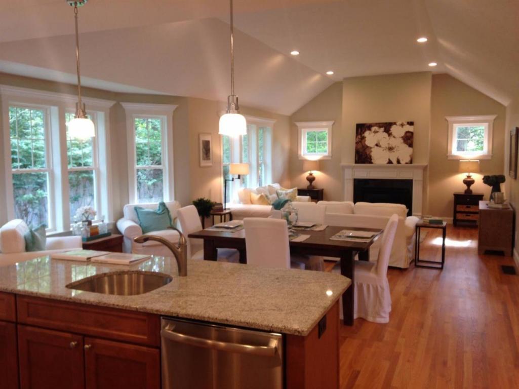 41 Meadowbrook Rd, Mashpee, MA 02649 photo 2