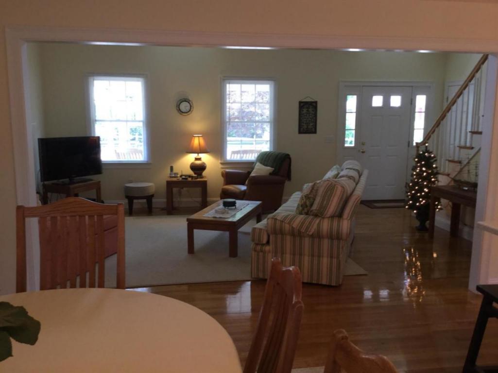 7 Bearse Rd, Mashpee, MA 02649 photo 2