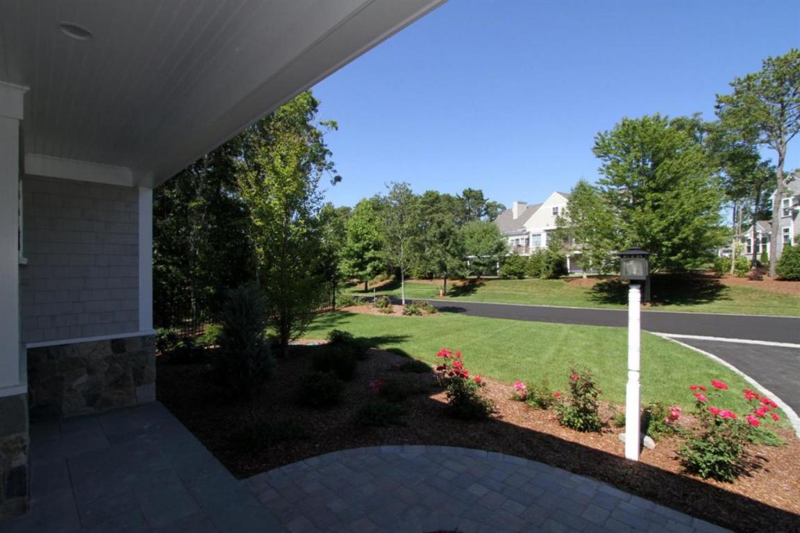 17 Flat Pond Cir, Mashpee, MA 02649 photo 5